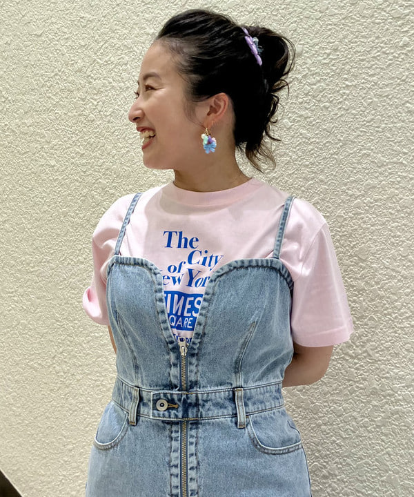 吉田　真実さんの「デニム ジップ キャミ ワンピース」を使ったコーディネート