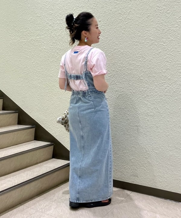 吉田　真実さんの「デニム ジップ キャミ ワンピース」を使ったコーディネート