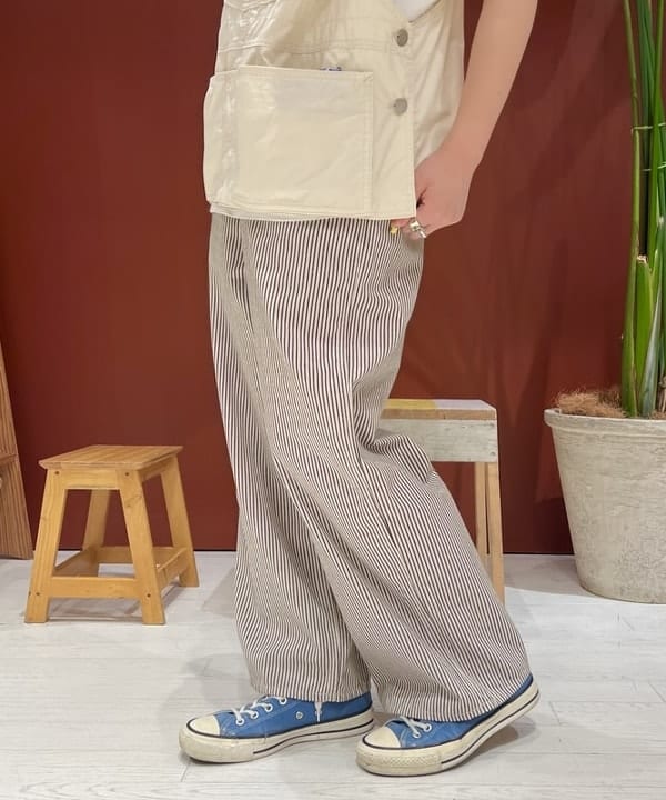 エノモト アミさんの「BEAMS WOMEN｜BEAMS BOY / タイプライター オーバーオール ベスト」を使ったコーディネート