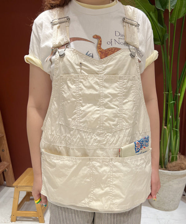 エノモト アミさんの「BEAMS WOMEN｜BEAMS BOY / タイプライター オーバーオール ベスト」を使ったコーディネート