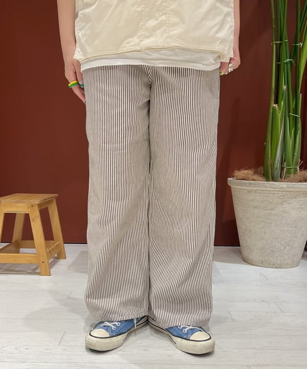 エノモト アミさんの「BEAMS WOMEN｜BEAMS BOY / タイプライター オーバーオール ベスト」を使ったコーディネート