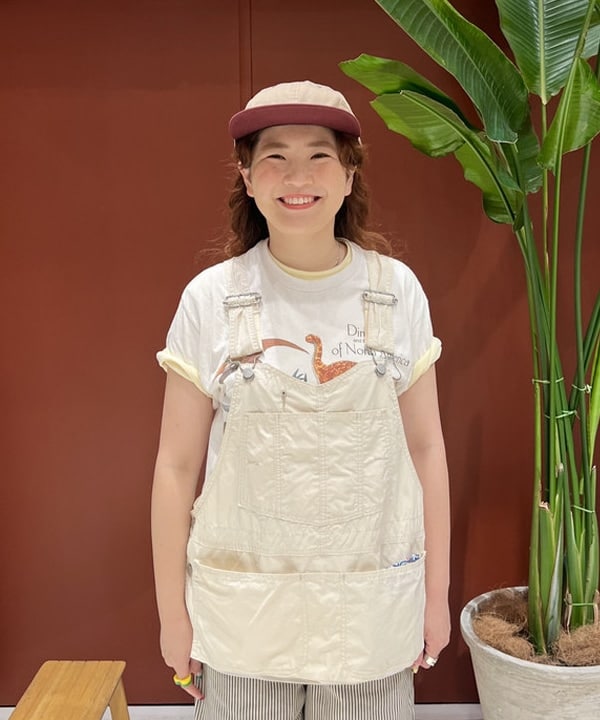 エノモト アミさんの「BEAMS WOMEN｜BEAMS BOY / タイプライター オーバーオール ベスト」を使ったコーディネート