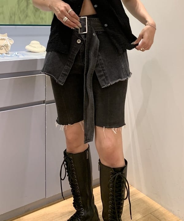 れいなさんの「BEAMS WOMEN｜▲Dr.Martens / 1B60 BEX 20 ホール ブーツ」を使ったコーディネート