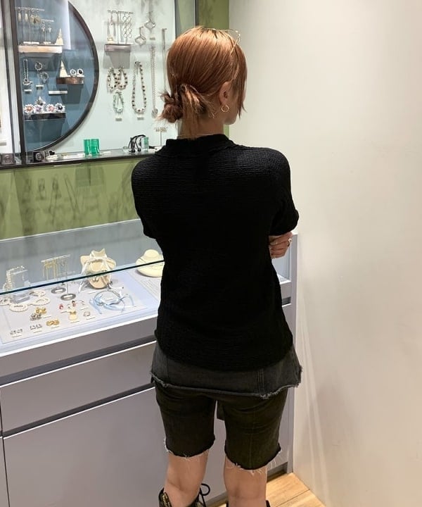 れいなさんの「BEAMS WOMEN｜▲Dr.Martens / 1B60 BEX 20 ホール ブーツ」を使ったコーディネート