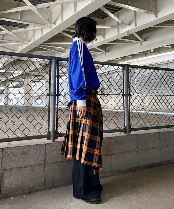 翔さんの「BEAMS WOMEN｜TORY LEATHER &times; BEAMS / 別注 1 Creased Belt」を使ったコーディネート