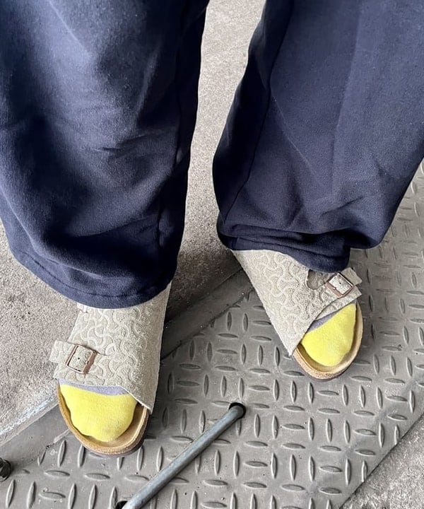 槙山 賢斗さんの「BEAMS WOMEN｜BIRKENSTOCK &times; BEAMS / 別注 Zurich BONE PATTERN」を使ったコーディネート