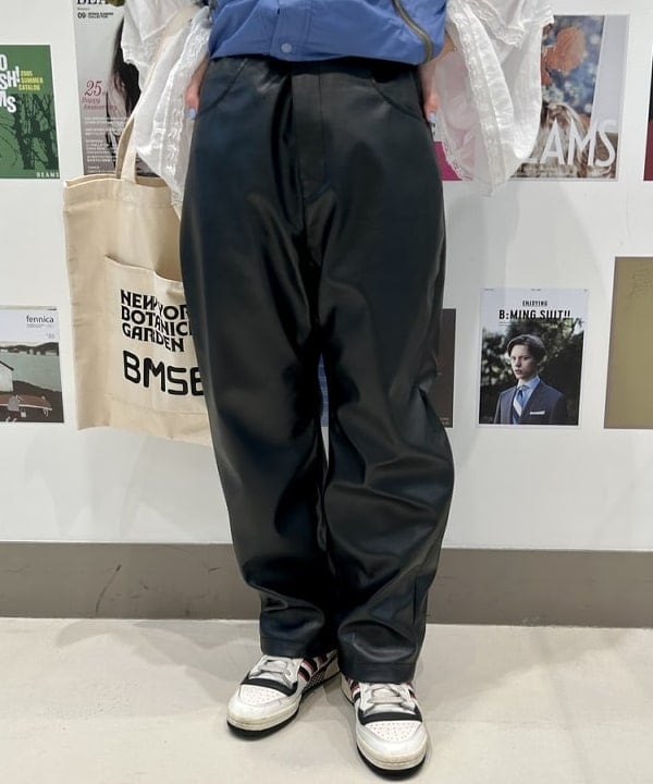 ナツハさんの「BEAMS WOMEN｜maturely / フェイクレザー フック イージーパンツ」を使ったコーディネート