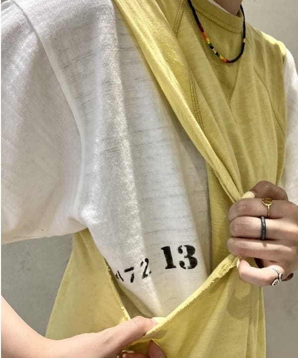 小原 もこさんの「BEAMS WOMEN｜Vガゼット ノースリーブ ワンピース」を使ったコーディネート