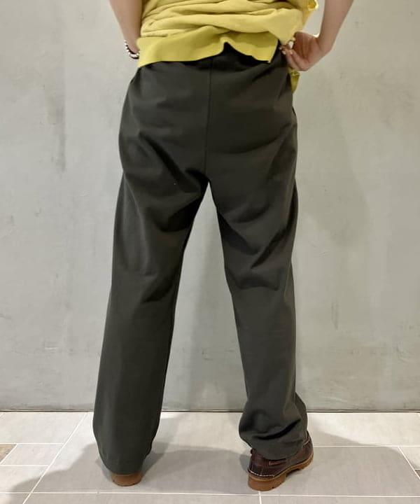 小原 もこさんの「BEAMS WOMEN｜Vガゼット ノースリーブ ワンピース」を使ったコーディネート