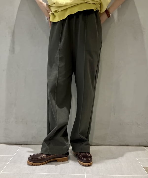 小原 もこさんの「BEAMS WOMEN｜Vガゼット ノースリーブ ワンピース」を使ったコーディネート