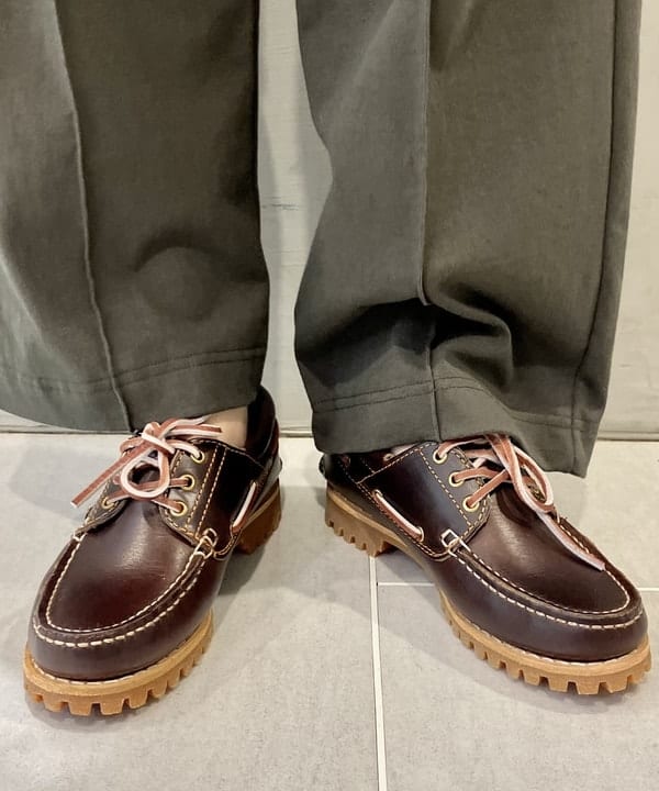 小原 もこさんの「BEAMS WOMEN｜Vガゼット ノースリーブ ワンピース」を使ったコーディネート