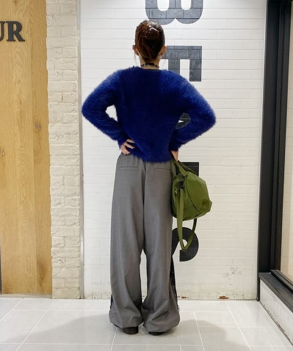 りかちょび/岸本梨佳さんの「BEAMS WOMEN｜BRIEFING &times; BEAMS BOY / 別注 ヘルメット バッグ」を使ったコーディネート