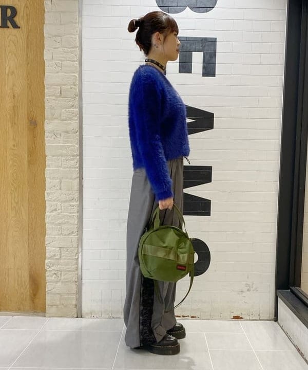 りかちょび/岸本梨佳さんの「BEAMS WOMEN｜BRIEFING &times; BEAMS BOY / 別注 ヘルメット バッグ」を使ったコーディネート