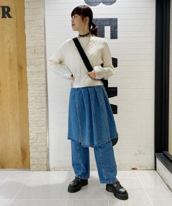 りかちょび/岸本梨佳さんの「BEAMS WOMEN｜SLOW_NY_HELMET」を使ったコーディネート