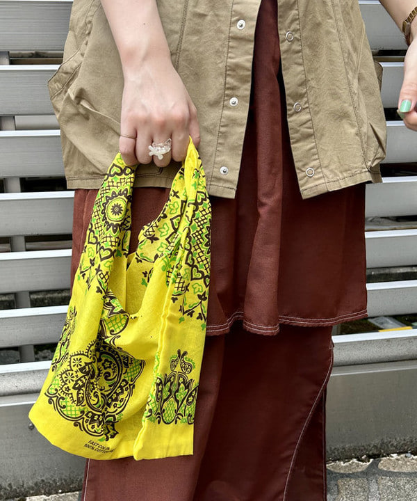 ナツハさんの「BEAMS WOMEN｜BEAMS BOY / イレギュラー バンダナ バッグ」を使ったコーディネート