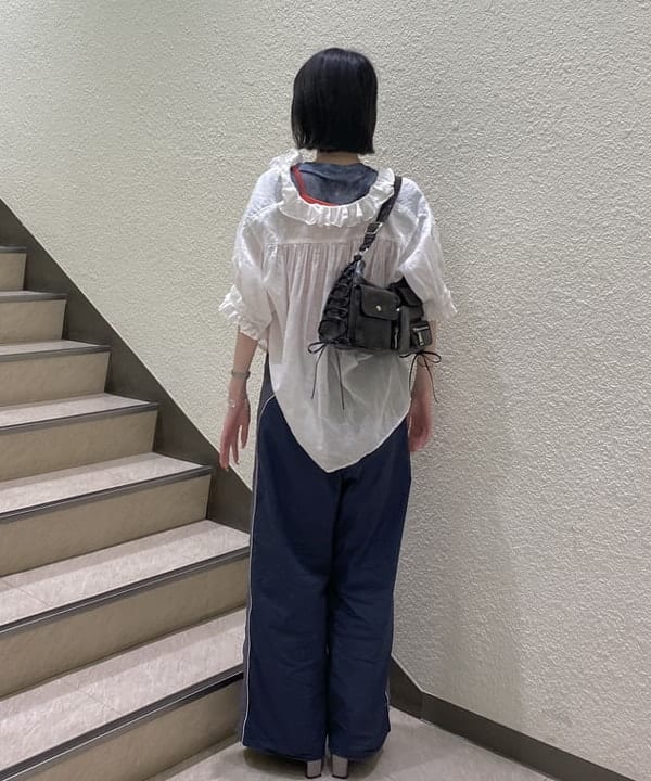 め　め　こさんの「Ray BEAMS / パイピング トラック パンツ」を使ったコーディネート