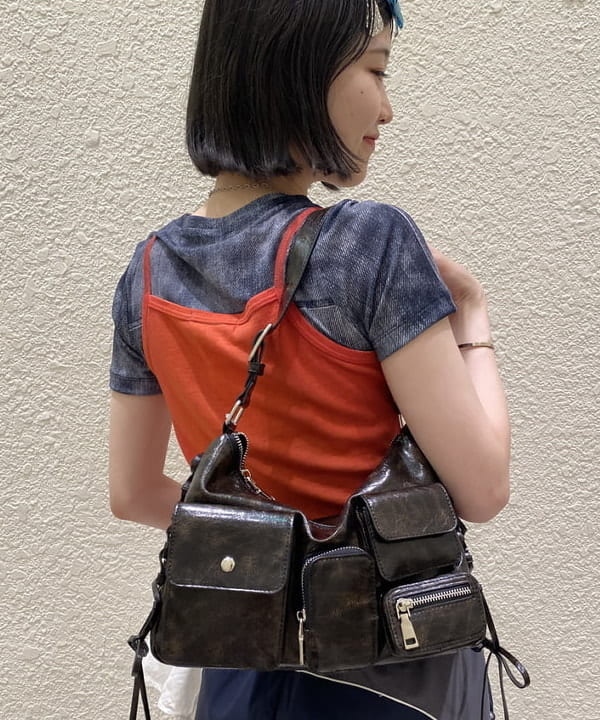 め　め　こさんの「Ray BEAMS / パイピング トラック パンツ」を使ったコーディネート