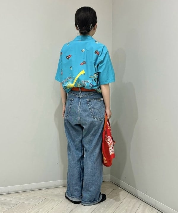 吉野 多恵さんの「BEAMS WOMEN｜BEAMS BOY / イレギュラー バンダナ バッグ」を使ったコーディネート