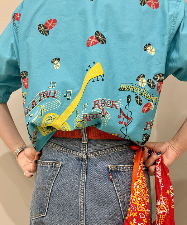 吉野 多恵さんの「BEAMS WOMEN｜BEAMS BOY / イレギュラー バンダナ バッグ」を使ったコーディネート