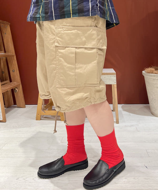 エノモト アミさんの「BEAMS WOMEN｜BEAMS PLUS / MIL 6 Pocket 80/3 Ripstop」を使ったコーディネート