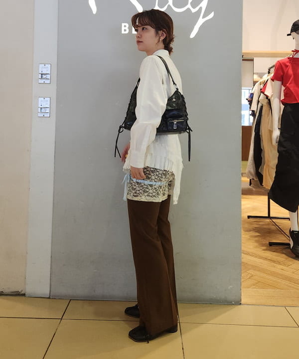 saori KATOさんの「BEAMS WOMEN｜レースアップ ポケット バッグ」を使ったコーディネート