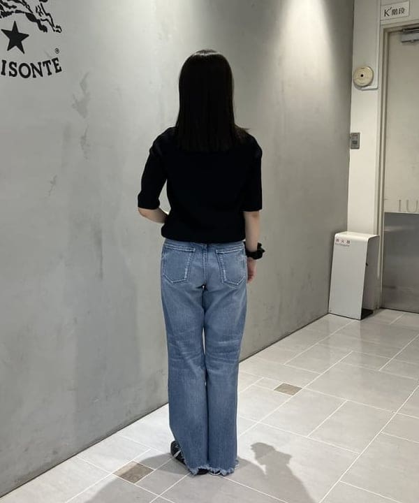 野村 美紅さんの「BEAMS WOMEN｜シンプル ボートネックニット .M」を使ったコーディネート