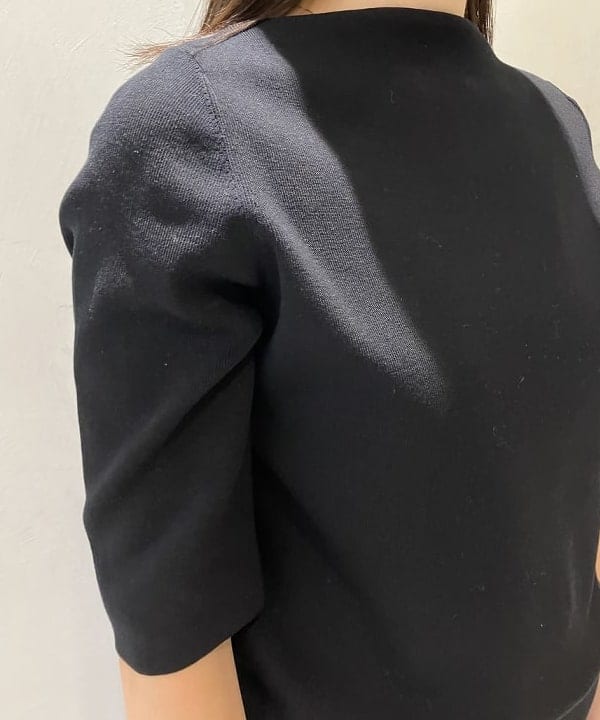 野村 美紅さんの「BEAMS WOMEN｜シンプル ボートネックニット .M」を使ったコーディネート