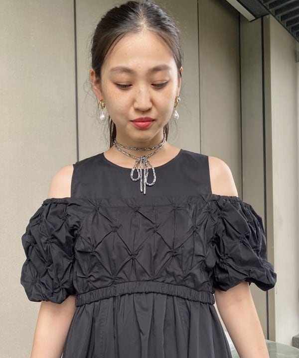 ayaさんの「BEAMS WOMEN｜メタル ボール シルクコード ネックレス」を使ったコーディネート