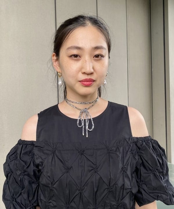 ayaさんの「BEAMS WOMEN｜メタル ボール シルクコード ネックレス」を使ったコーディネート