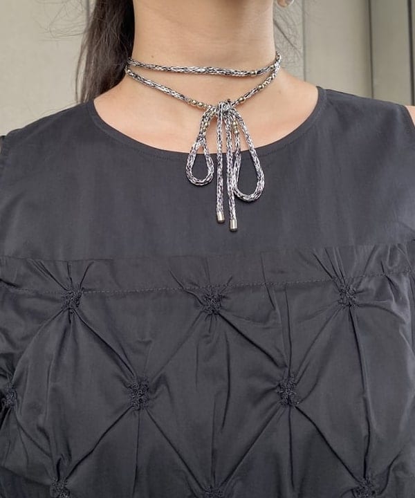 ayaさんの「BEAMS WOMEN｜メタル ボール シルクコード ネックレス」を使ったコーディネート