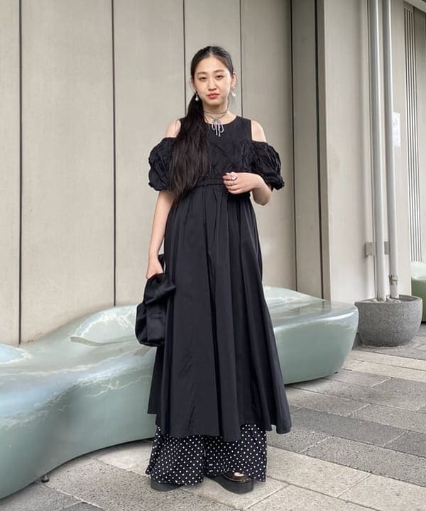 ayaさんの「BEAMS WOMEN｜メタル ボール シルクコード ネックレス」を使ったコーディネート