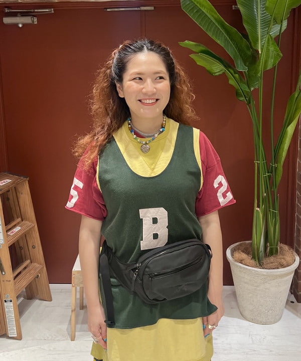 エノモト アミさんの「BEAMS WOMEN｜ナンバリング タンク」を使ったコーディネート