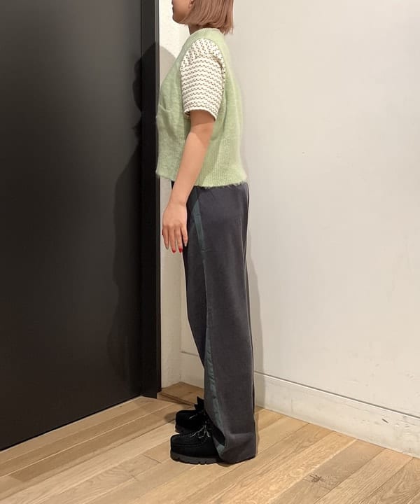 キムさんの「BEAMS WOMEN｜BEAMS BOY / サイド ライン イージー パンツ」を使ったコーディネート