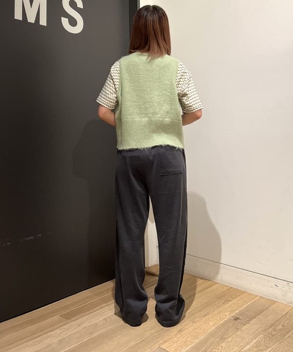 キムさんの「BEAMS WOMEN｜BEAMS BOY / サイド ライン イージー パンツ」を使ったコーディネート