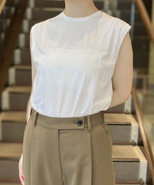 蒲原 捺美さんの「BEAMS WOMEN｜ATON / ORGANIC FRESCA タンクトップ」を使ったコーディネート