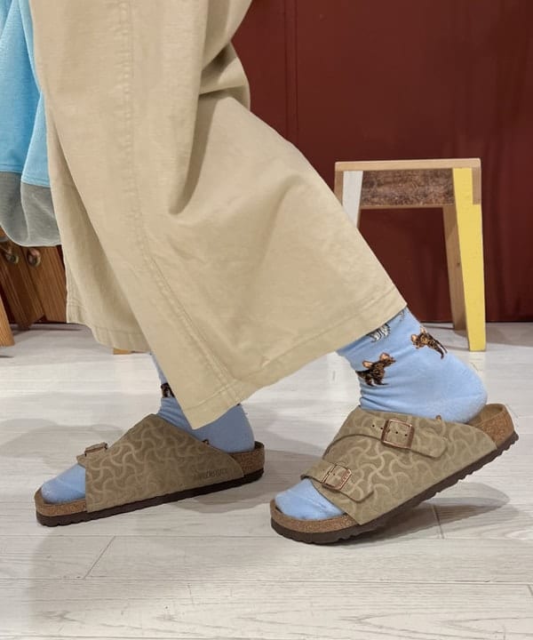 エノモト アミさんの「BEAMS WOMEN｜BIRKENSTOCK × BEAMS / 別注 Zurich BONE PATTERN」を使ったコーディネート