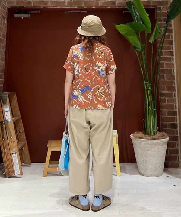 エノモト アミさんの「BEAMS WOMEN｜BIRKENSTOCK × BEAMS / 別注 Zurich BONE PATTERN」を使ったコーディネート
