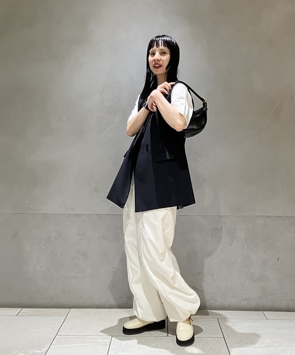 OSUMIさんの「BEAMS WOMEN｜Demi-Luxe BEAMS / イージー ライト パンツ」を使ったコーディネート