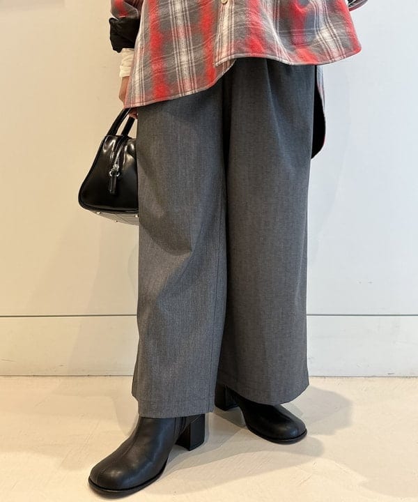 ナガオカ サキさんの「BEAMS WOMEN｜フリル マフラー」を使ったコーディネート