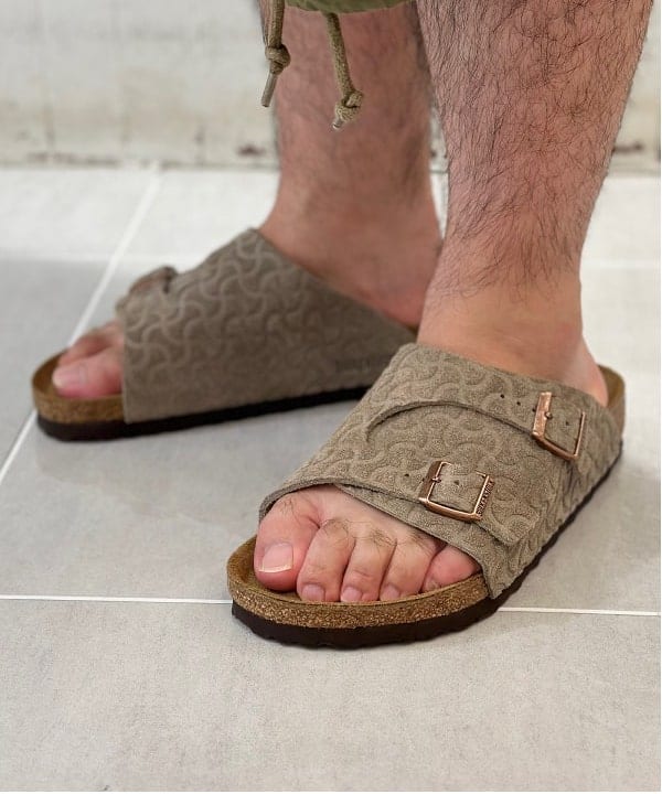 佐々木 優さんの「BEAMS WOMEN｜BIRKENSTOCK &times; BEAMS / 別注 Zurich BONE PATTERN」を使ったコーディネート