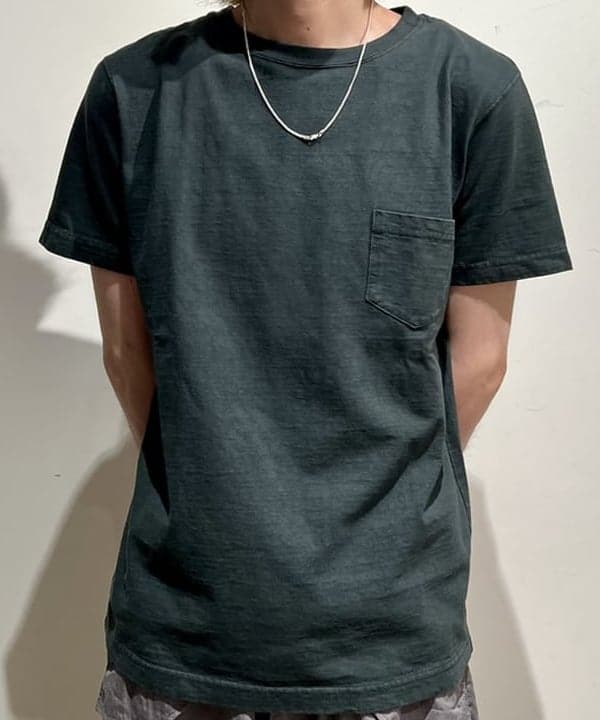 関澤 佑樹さんの「BEAMS WOMEN｜BEAMS / ビッグ 6ポケット カーゴパンツ」を使ったコーディネート