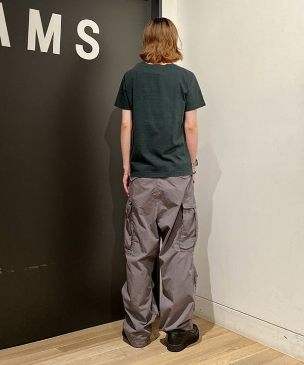 関澤 佑樹さんの「BEAMS WOMEN｜BEAMS / ビッグ 6ポケット カーゴパンツ」を使ったコーディネート