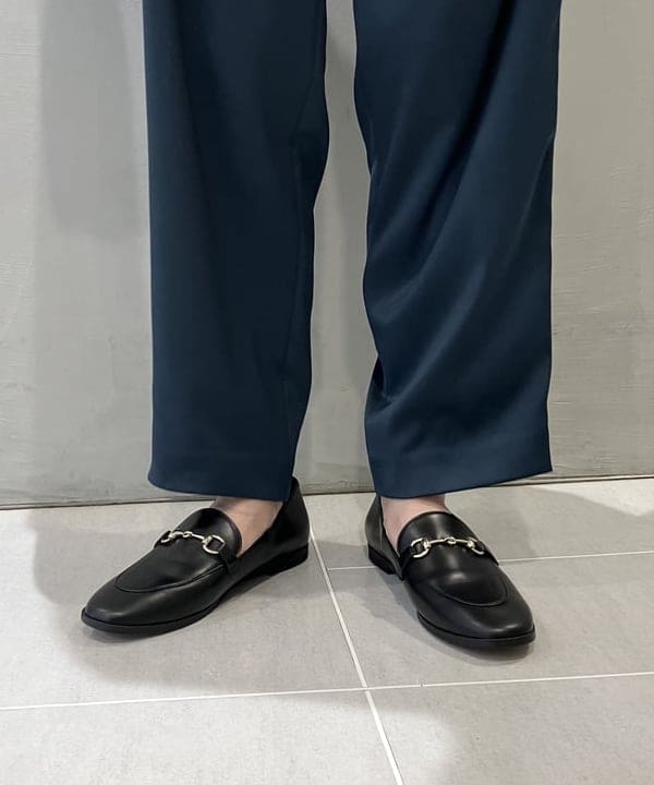 坂本 涼花さんの「BEAMS WOMEN｜AK+1 / サテン タック パンツ」を使ったコーディネート