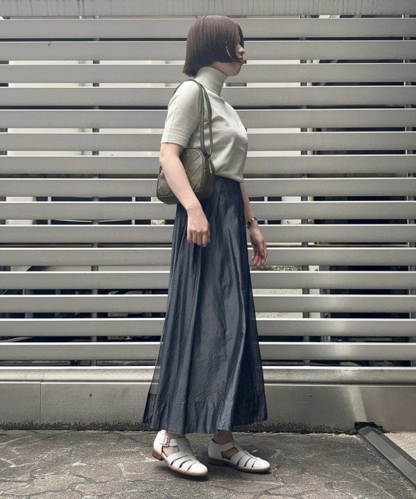 岡 妃呂美さんの「BEAMS WOMEN｜イントレチャート ショルダーバッグ.」を使ったコーディネート