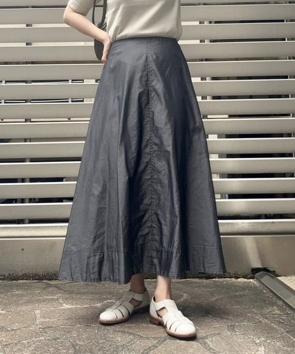 岡 妃呂美さんの「BEAMS WOMEN｜イントレチャート ショルダーバッグ.」を使ったコーディネート