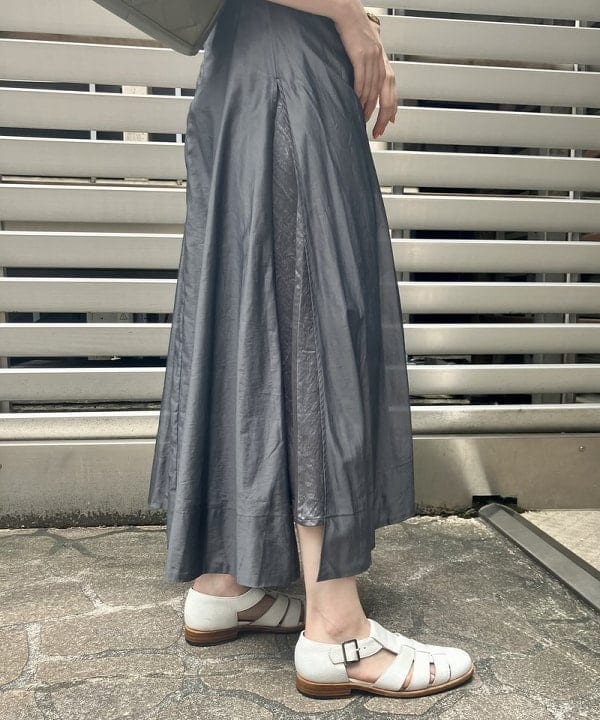 岡 妃呂美さんの「BEAMS WOMEN｜イントレチャート ショルダーバッグ.」を使ったコーディネート