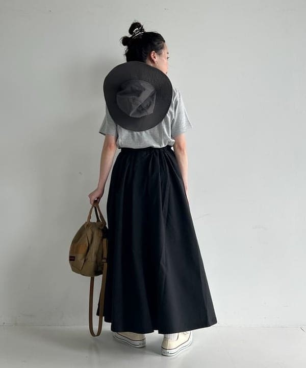 清水 彩乃さんの「BEAMS WOMEN｜BRIEFING &times; BEAMS BOY / 別注 ヘルメット バッグ」を使ったコーディネート