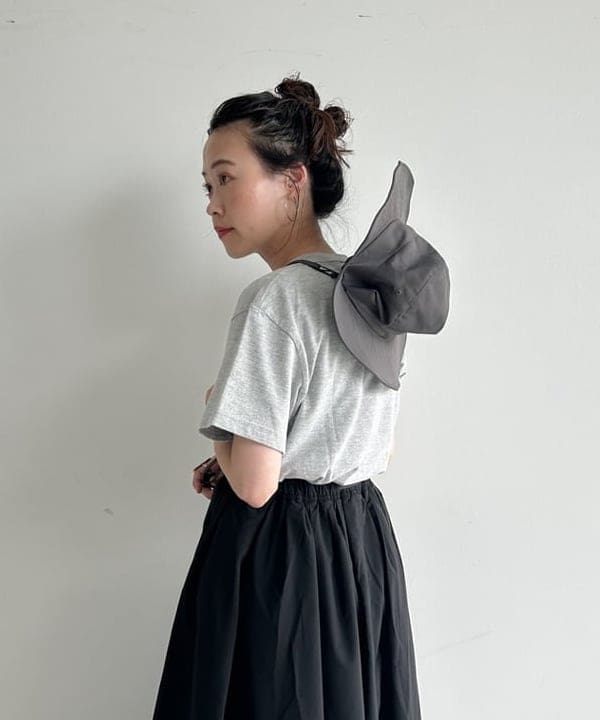 清水 彩乃さんの「BEAMS WOMEN｜BRIEFING &times; BEAMS BOY / 別注 ヘルメット バッグ」を使ったコーディネート