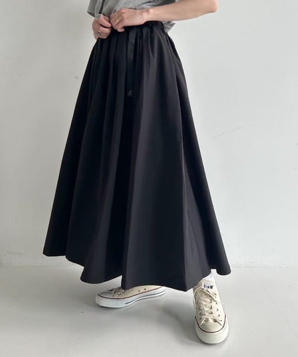 清水 彩乃さんの「BEAMS WOMEN｜BRIEFING &times; BEAMS BOY / 別注 ヘルメット バッグ」を使ったコーディネート