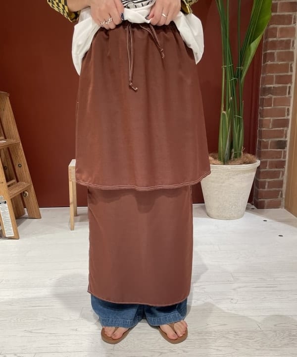 サカサイスズカさんの「BEAMS WOMEN｜maturely / Lawn Layard Stitch Skirt」を使ったコーディネート